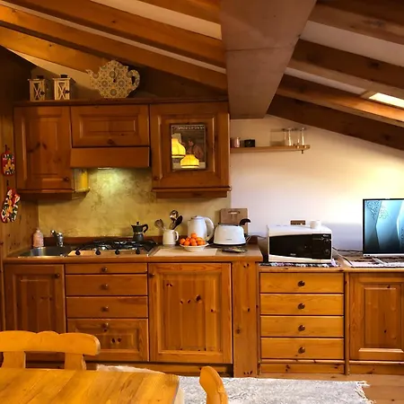 アパート Mansardina Mery Cortina